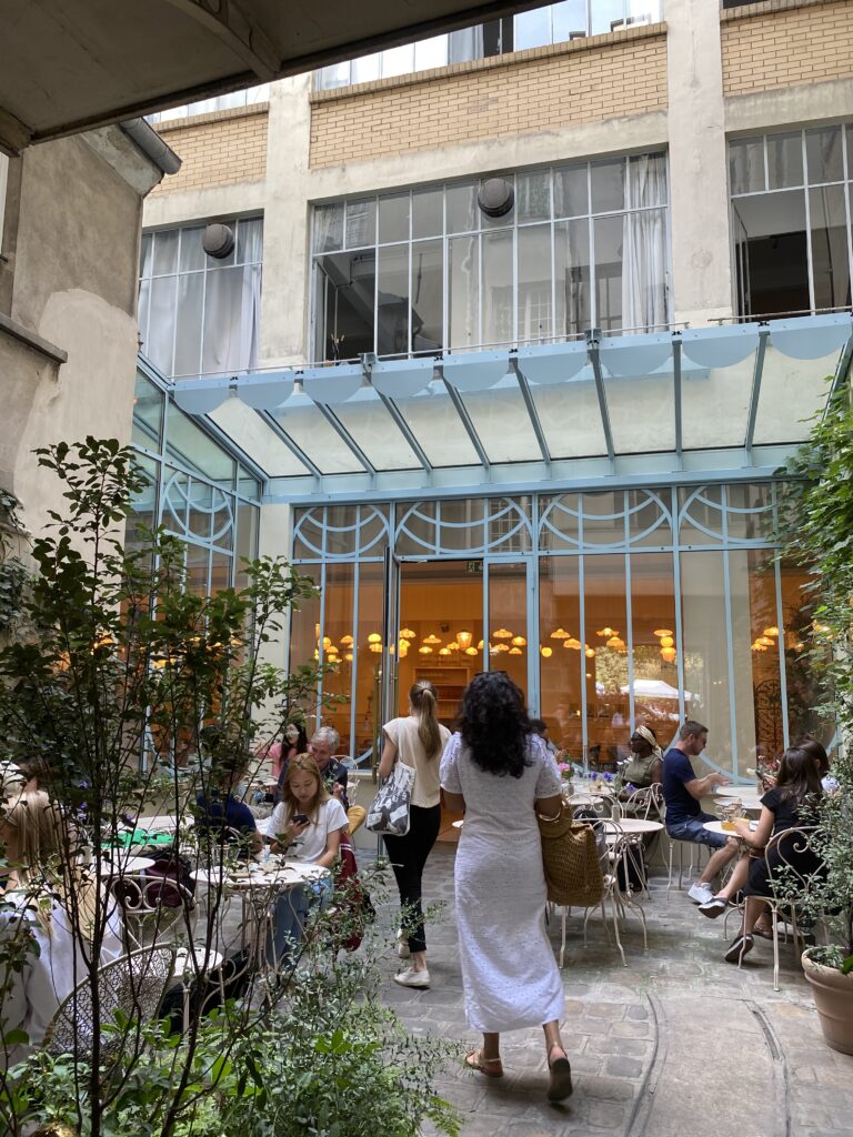 Digital Nomad's Guide to Paris - Cafe