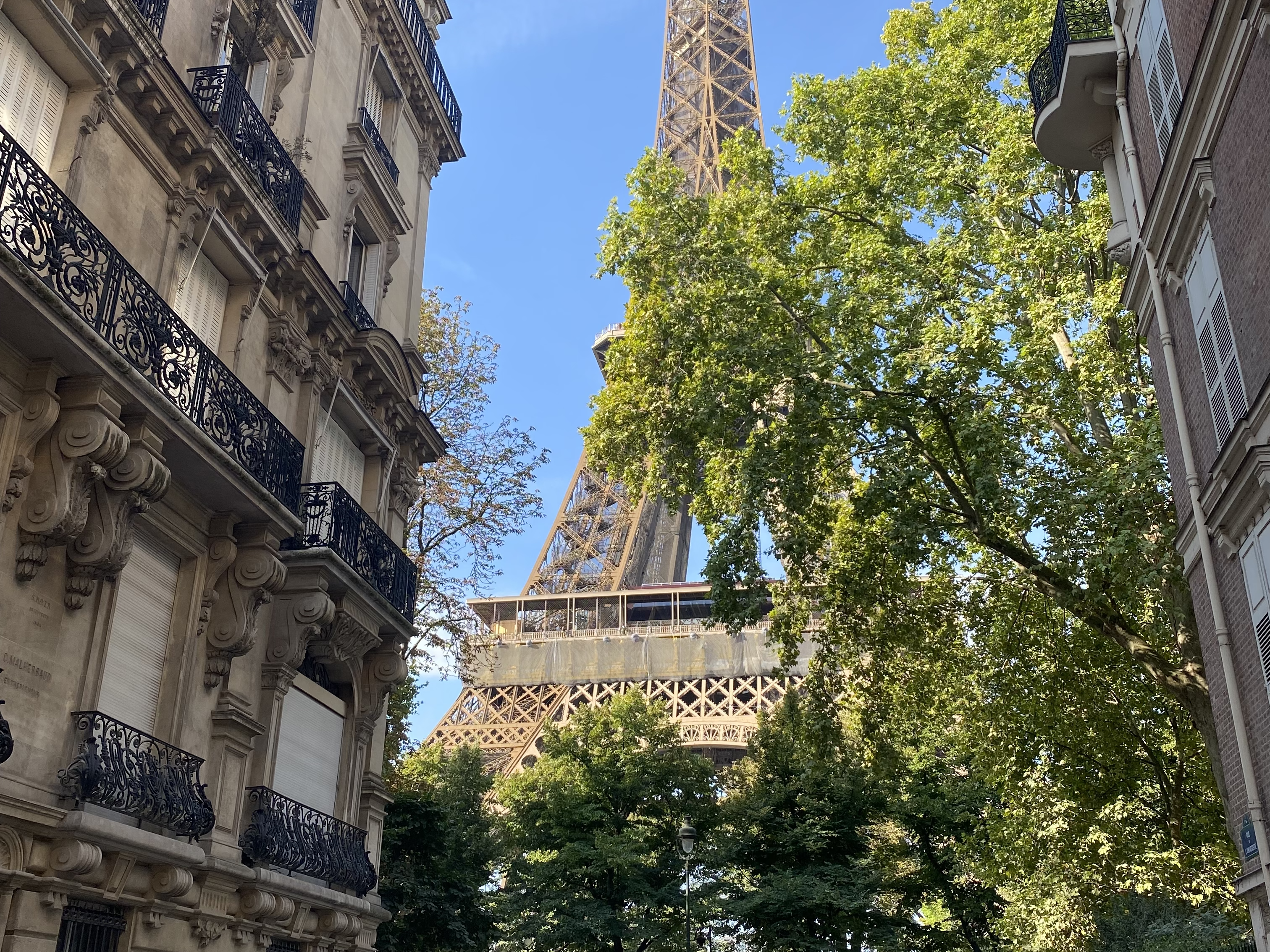 Digital Nomad's Guide to Paris